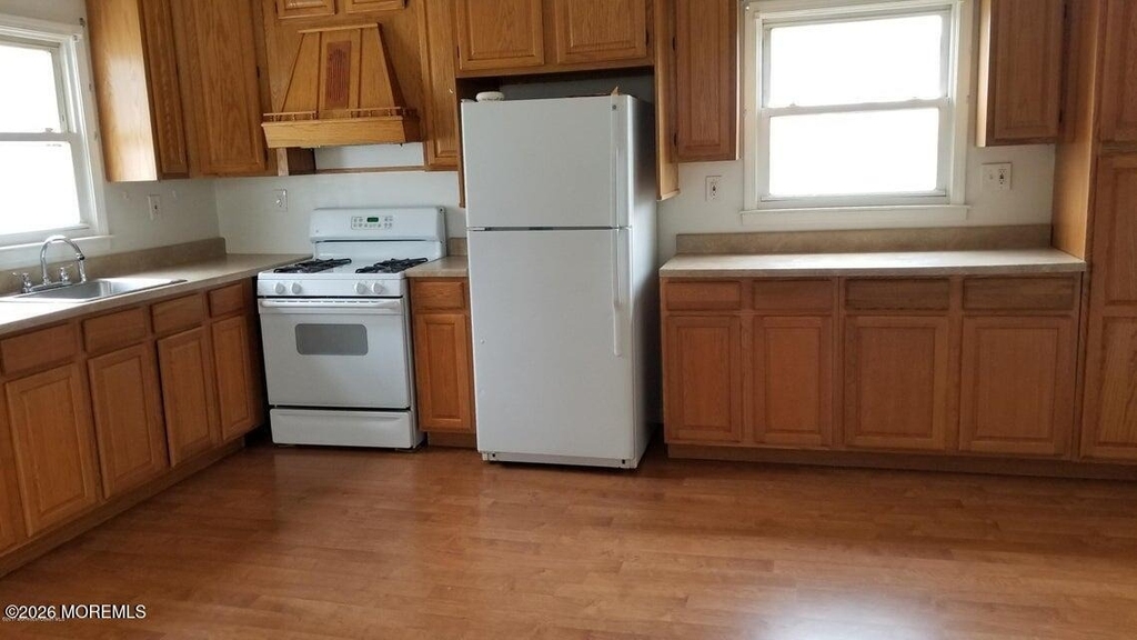 702 Edmunds Avenue - Photo 1