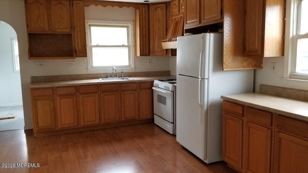 702 Edmunds Avenue - Photo 3