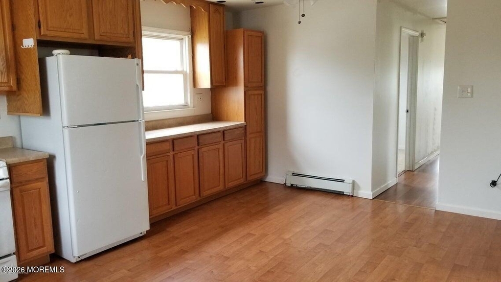 702 Edmunds Avenue - Photo 2