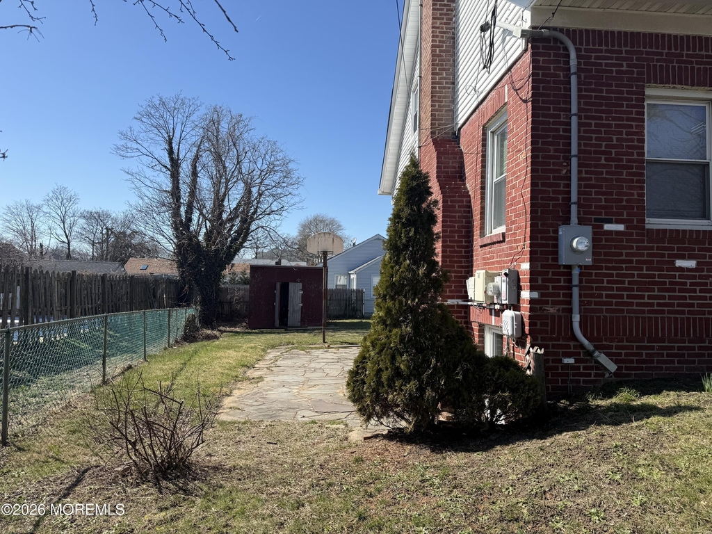464 2nd Avenue - Photo 3