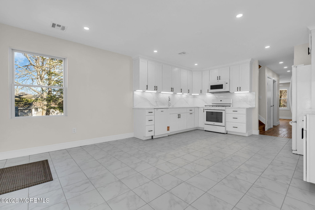 2334 Adams Avenue - Photo 7