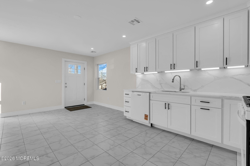 2334 Adams Avenue - Photo 6