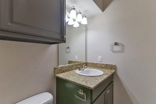 820 Southeast Parkway - Photo 6