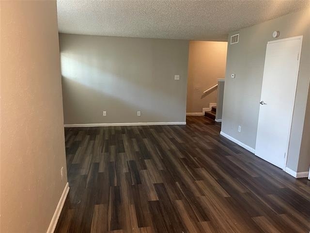 3300 Edgewood Drive - Photo 3