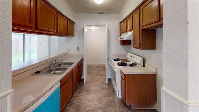 732 Versailles Street - Photo 2