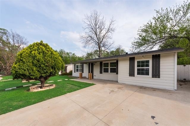1104 Belvedere Drive - Photo 1