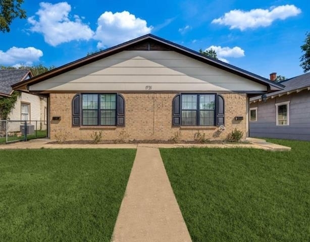 1721 W Walker Street - Photo 0