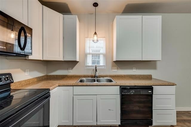 626 W Crawford Street - Photo 2