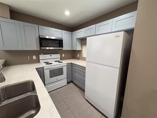 301 E Brockett Street - Photo 1
