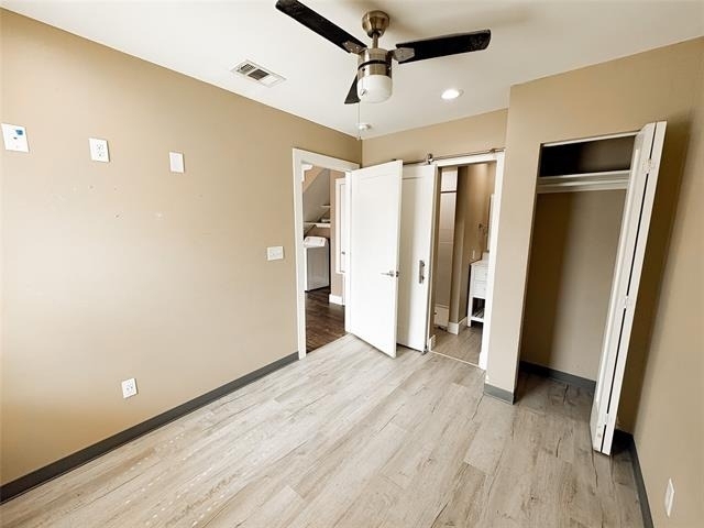 301 E Brockett Street - Photo 4