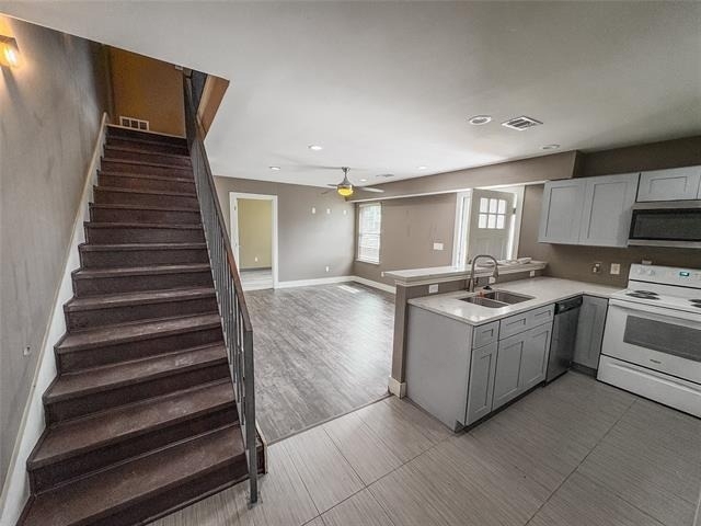 301 E Brockett Street - Photo 0