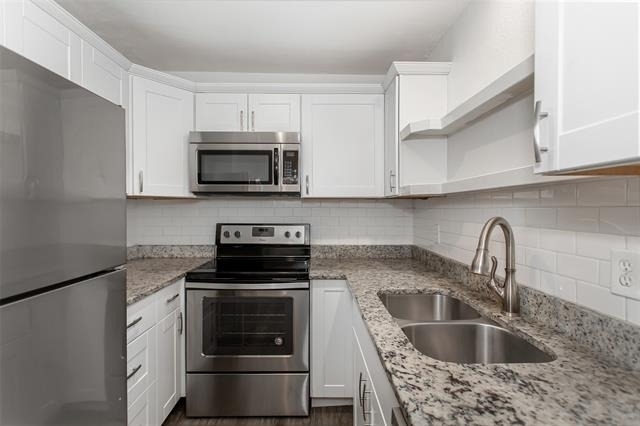 5722 Gaston Avenue - Photo 9