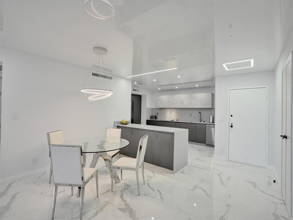 2500 Parkview Drive - Photo 0