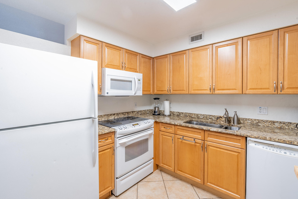1000 Spanish River Road - Photo 6