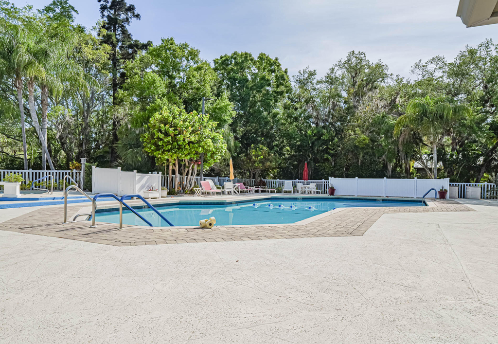 335 Hawthorne Lane - Photo 35