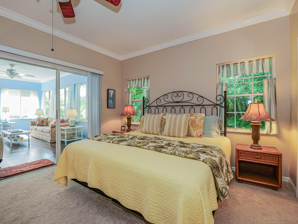 335 Hawthorne Lane - Photo 15