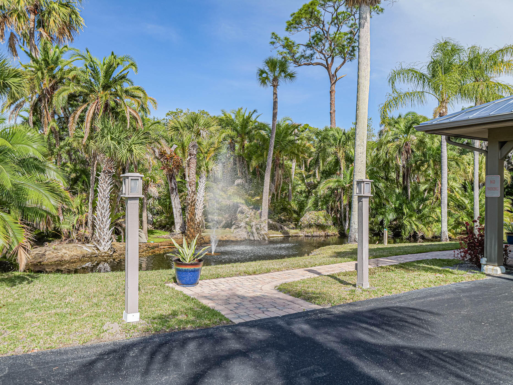 335 Hawthorne Lane - Photo 27