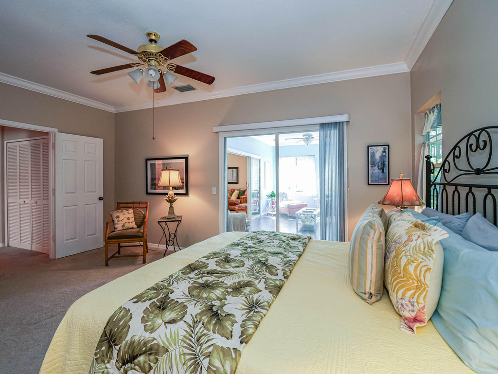 335 Hawthorne Lane - Photo 16