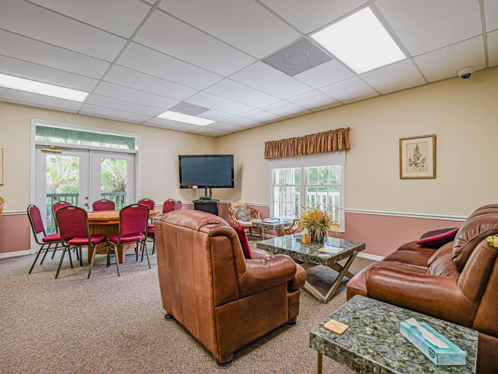 335 Hawthorne Lane - Photo 33