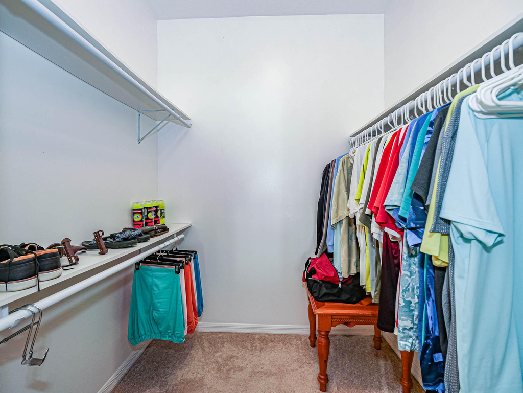 335 Hawthorne Lane - Photo 18