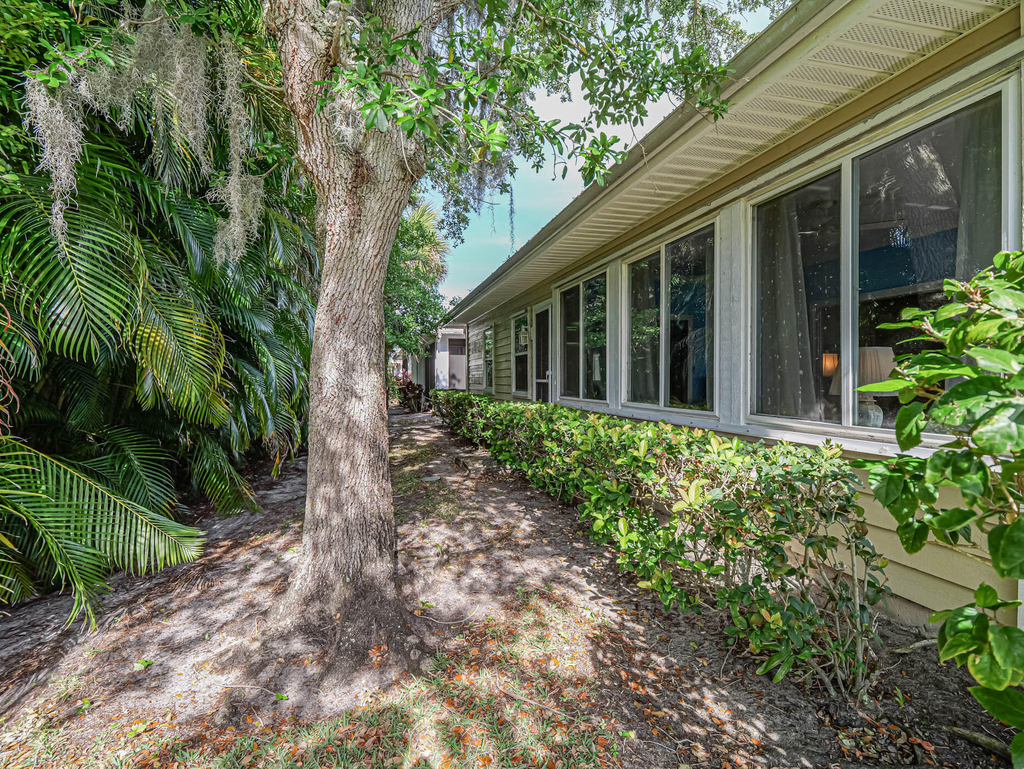 335 Hawthorne Lane - Photo 25