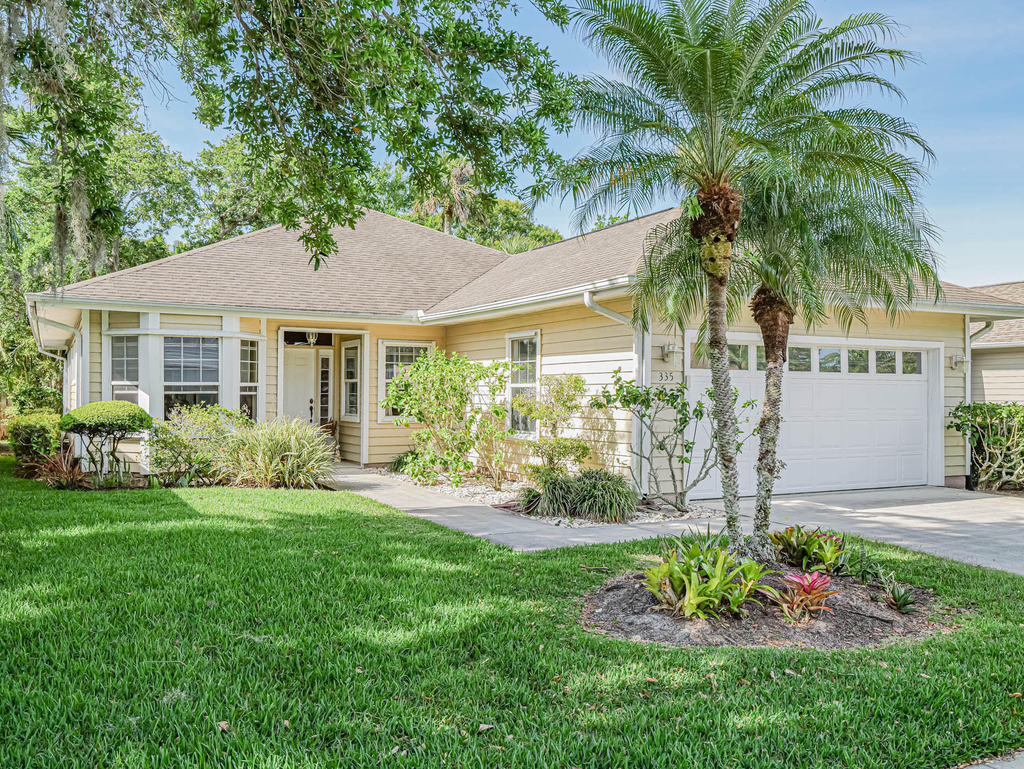 335 Hawthorne Lane - Photo 0