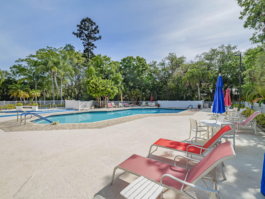 335 Hawthorne Lane - Photo 37