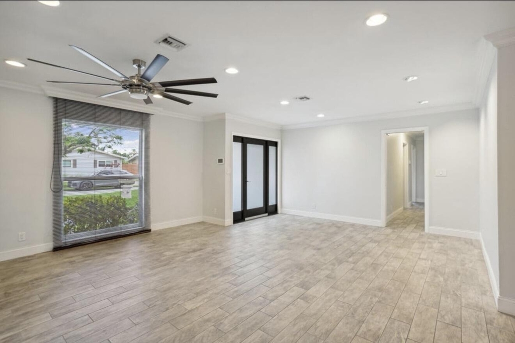 603 Se 7th Avenue - Photo 1