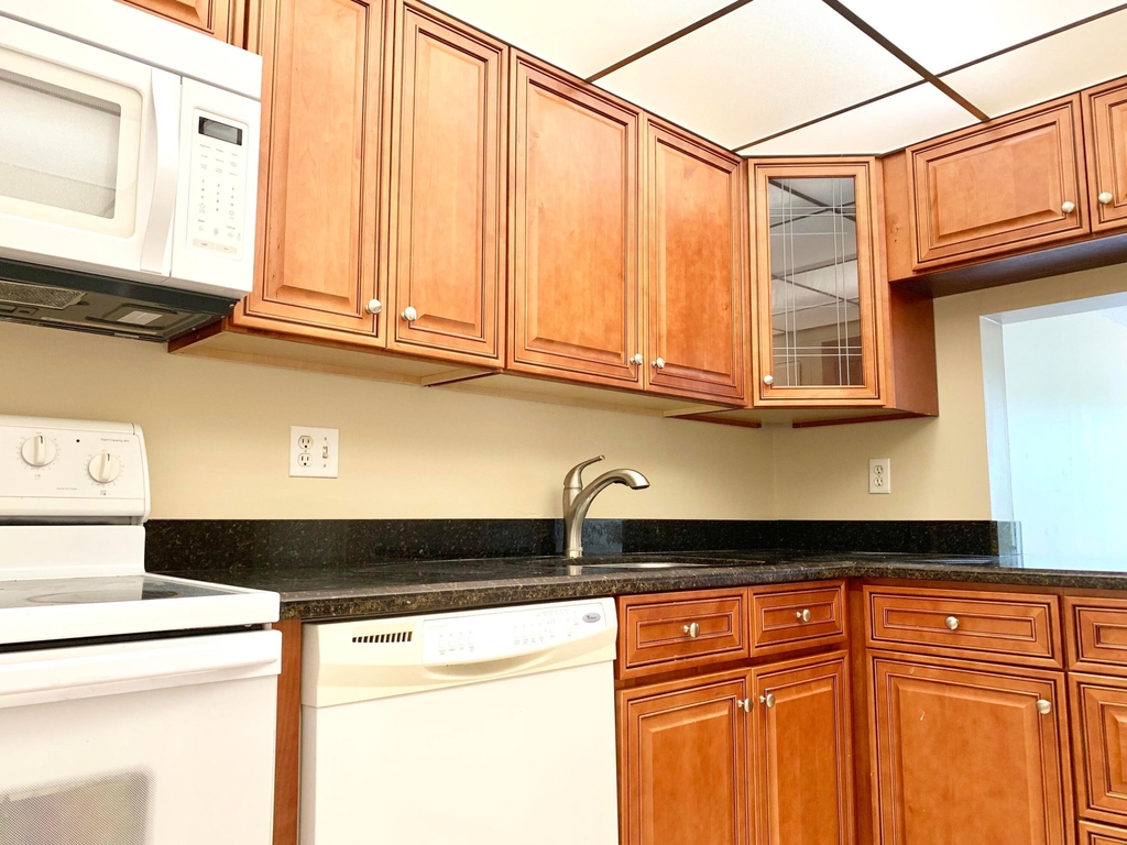 2312 S Cypress Bend Drive - Photo 3