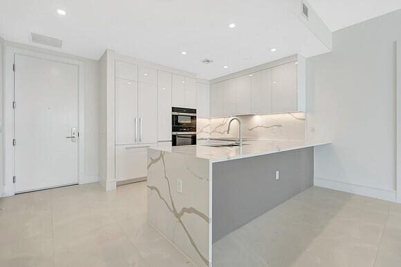 220 Lake Shore Drive - Photo 3