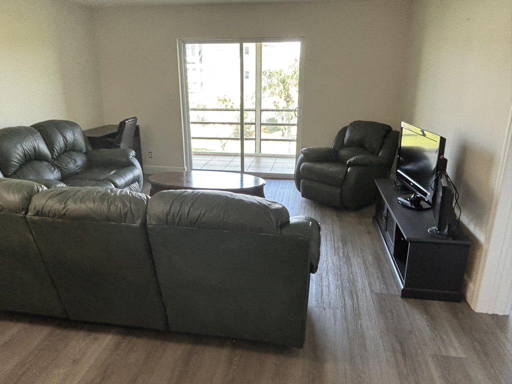 2668 Garden Drive N - Photo 5