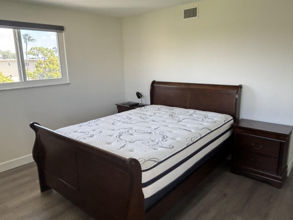 2668 Garden Drive N - Photo 8