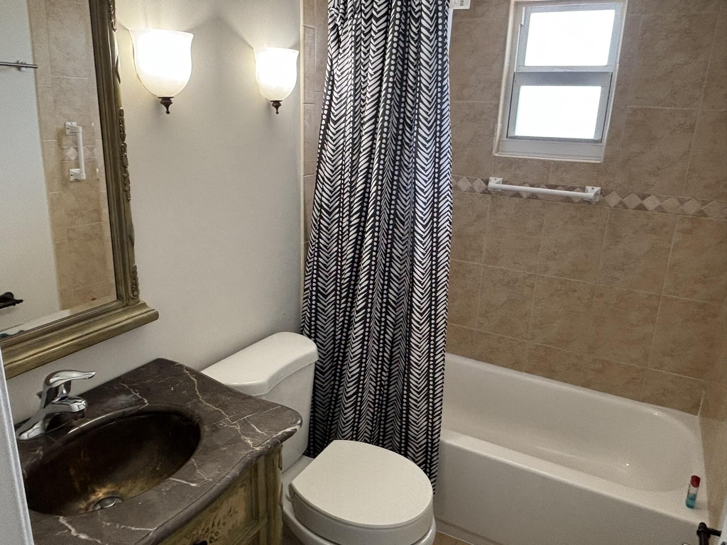 2668 Garden Drive N - Photo 3
