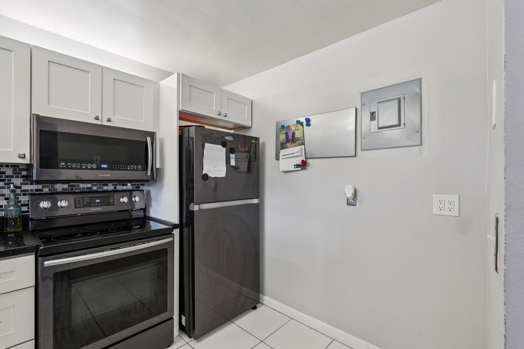 6500 Cypress Road - Photo 8