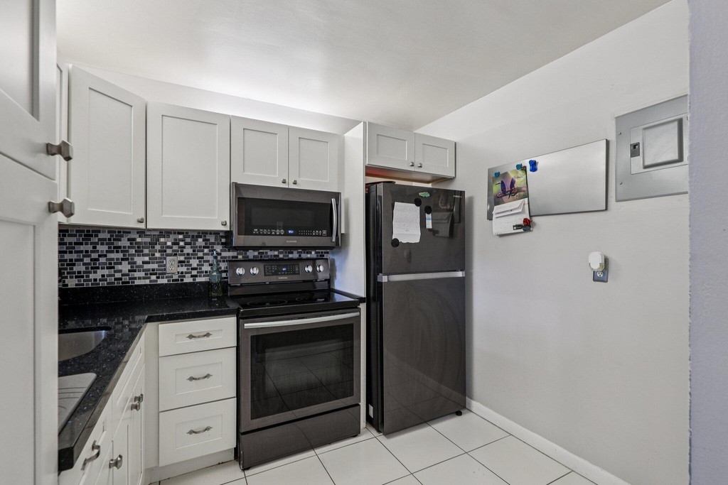 6500 Cypress Road - Photo 6