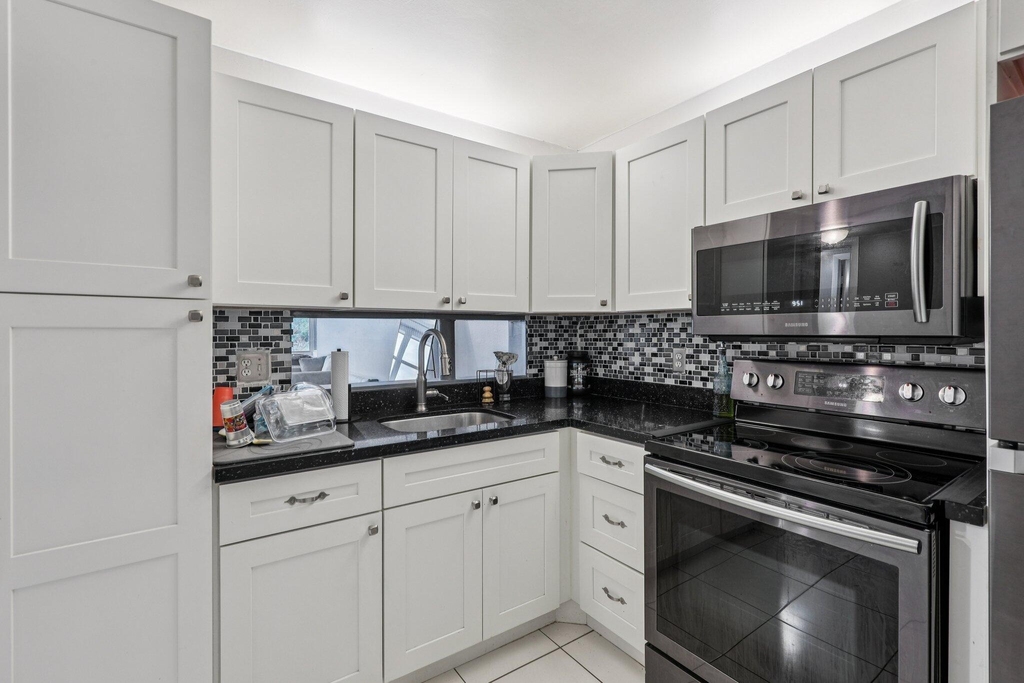 6500 Cypress Road - Photo 7