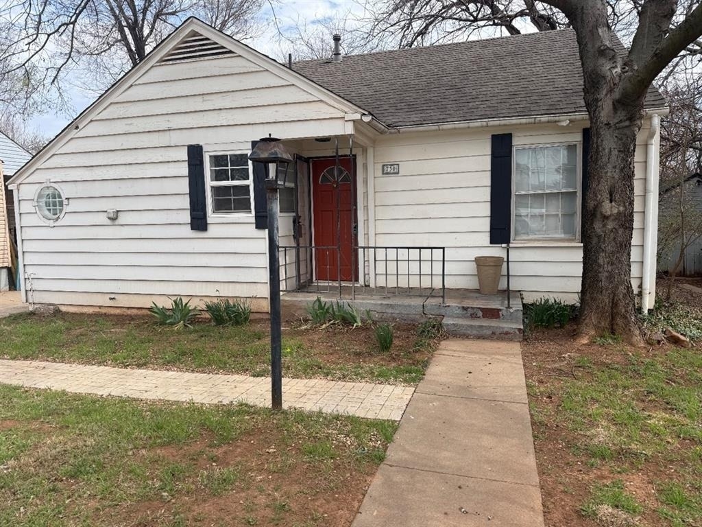730 S Littler Avenue - Photo 0