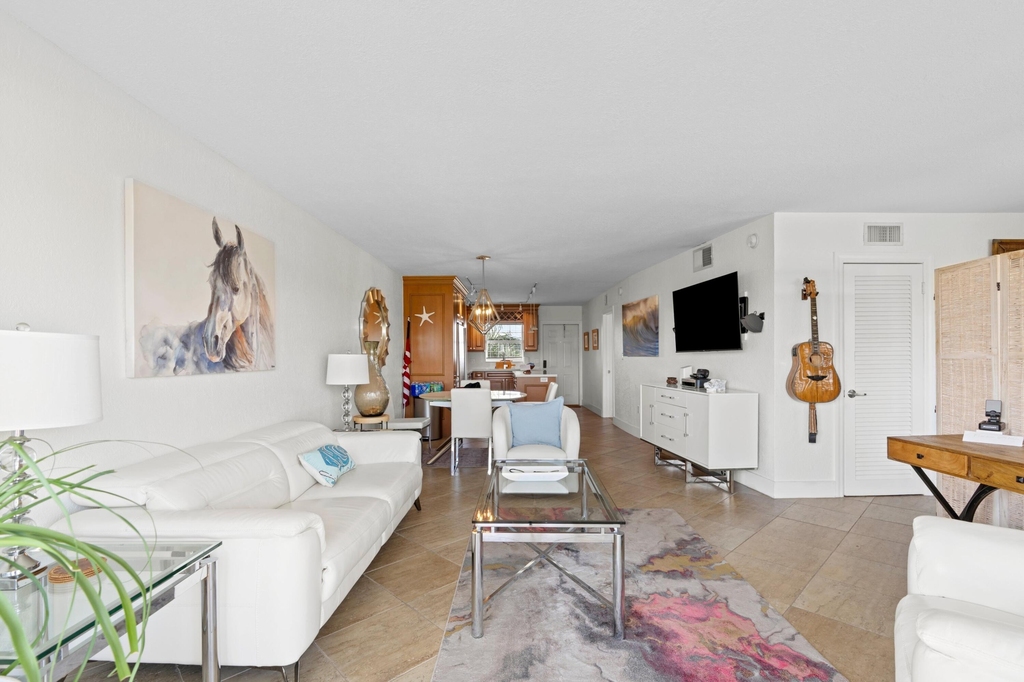 140 Ne 28th - Photo 18