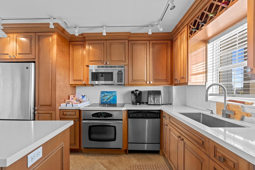 140 Ne 28th - Photo 7