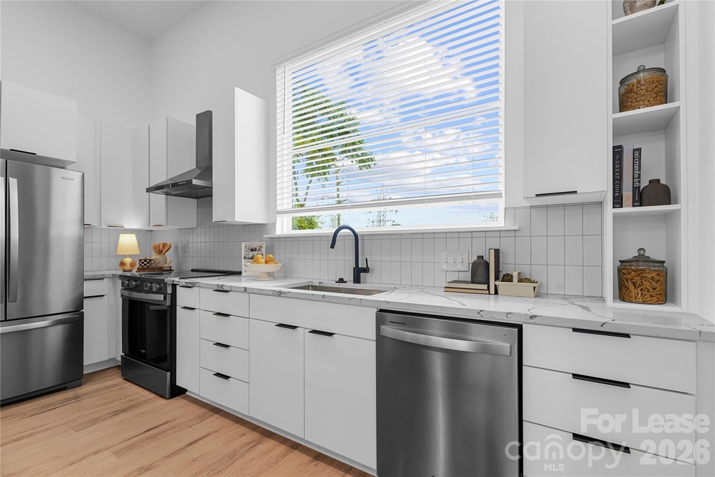 411 Charles Avenue - Photo 12