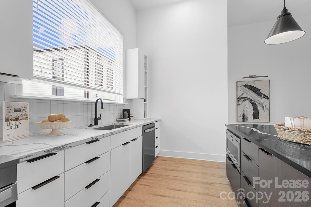 411 Charles Avenue - Photo 10