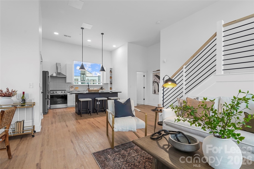 411 Charles Avenue - Photo 8