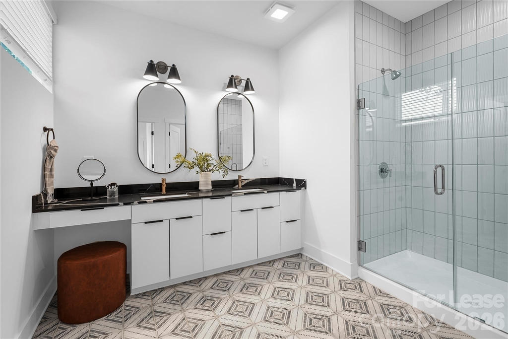 411 Charles Avenue - Photo 2