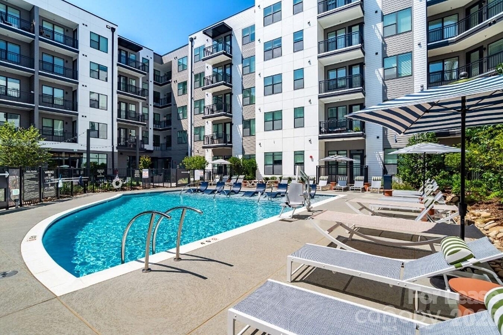 2222 N Tryon Street - Photo 1