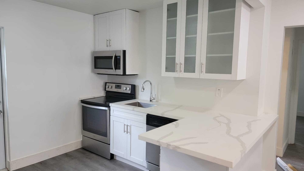 1845 Sherman Street - Photo 2