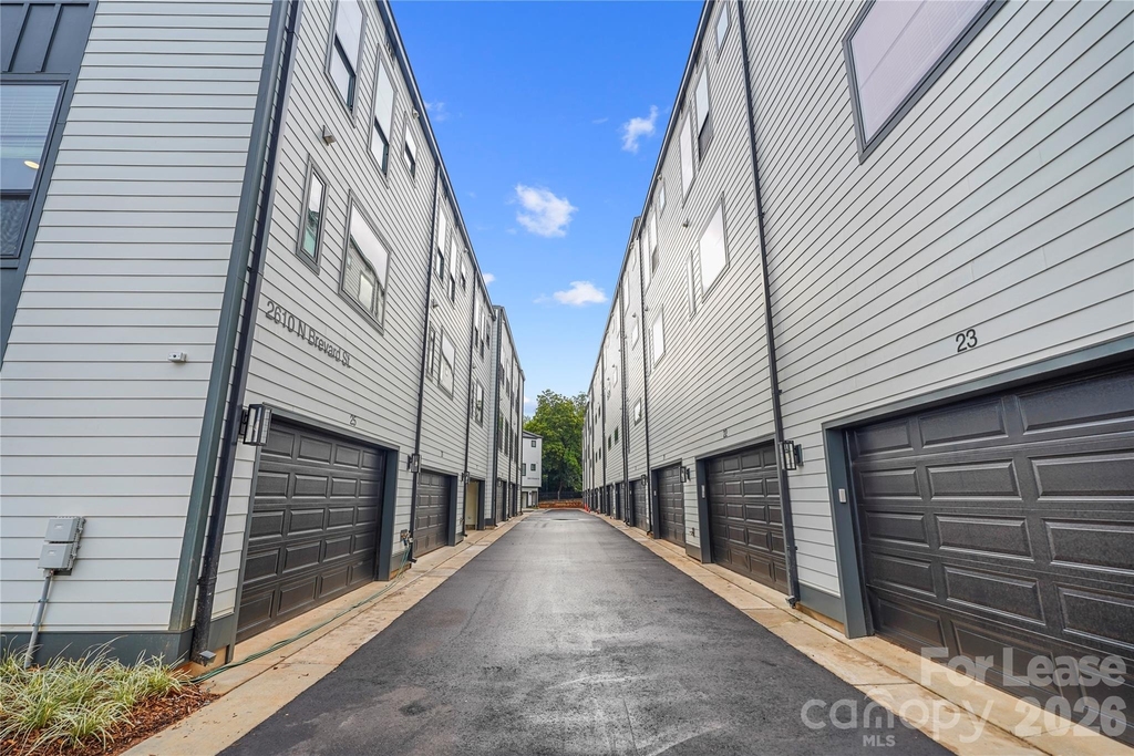 411 Charles Avenue - Photo 35