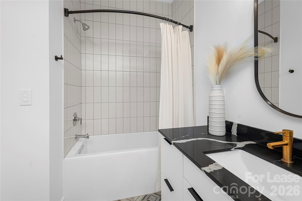 411 Charles Avenue - Photo 17