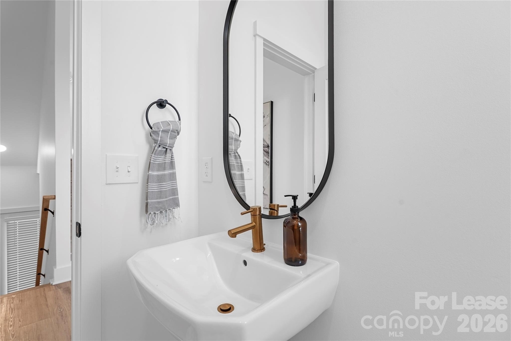 411 Charles Avenue - Photo 12