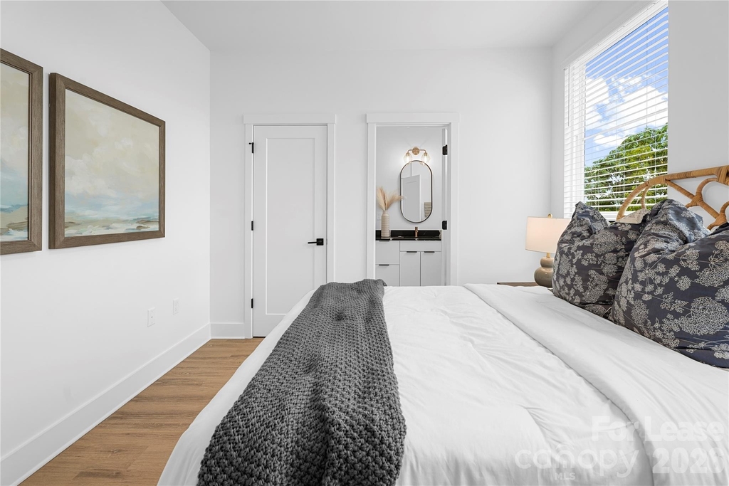 411 Charles Avenue - Photo 15