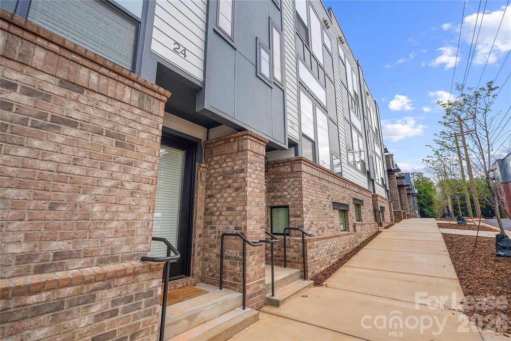 411 Charles Avenue - Photo 32